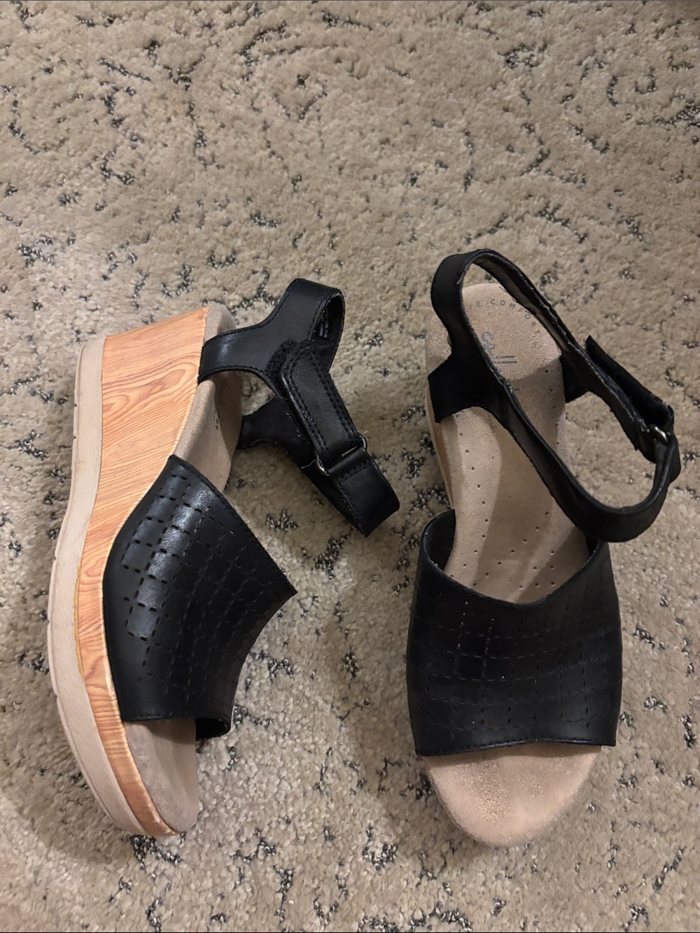Clark’s collection Black Wedge Sandals with Wood-Effect Platform shoes sz 5.5